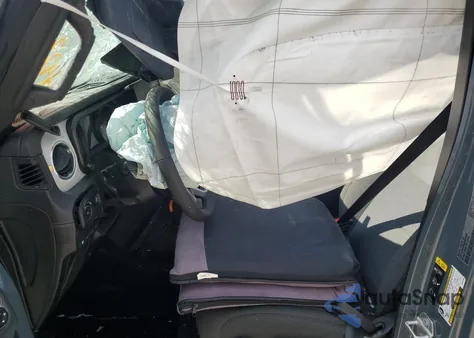 2025 Jeep Wrangler Sahara 4Xe z USA, uszkodzony, nr VIN 1C4RJXP66SW601808